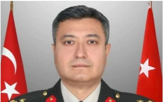İSKİLİPLİ HEMŞERİMİZ İLKER GÖRGÜLÜ TÜMGENERALLİĞE YÜKSELTİLDİ 1 Ağustos YAŞ kararlarının ardından İlker Görgülü'nün rütbesi Tümgeneralliğe yükseltildi. TÜMGENERAL İLKER GÖRGÜLÜ KİMDİR? 1973 yılında Çorum'un İskilip ilçesinde dünyaya geldi. İlk ve orta ...