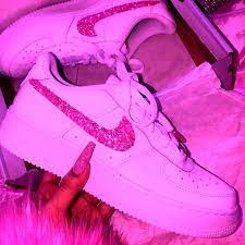 Последние твиты от nike.com (@nikestore). Pin By Shreya On Y2k Pink Pink Tumblr Aesthetic Baby Pink Aesthetic Hot Pink Wallpaper