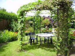 Elisabeth Rival 02000 Vos Idees Jardins Idees Jardin Gloriette De Jardin Amenagement Jardin