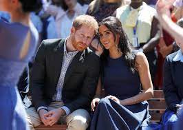 L'offensive de harry et meghan divise aujourd'hui l'opinion entre une fraction qui tend à les considérer comme des enfants gâtés ingrats torpillant leur famille, dénonçant l'intrusion des médias tout en se prêtant à leur jeu, et une autre qui les voit comme les victimes d'un clan étouffant, englué dans des. Prince Harry And Meghan S New Pregnancy Shines A Light On Children After Miscarriage