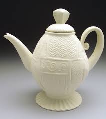 Black And White Teapot On Kardashians Pin By Kathleen Burggraf On Ceramic Teapots Tea Pots Pottery Teapots Ceramic Teapots