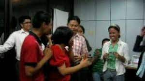Kung ang kulay ng gatas ng baka ay white, ano naman ang kulay ng gatas ng hippopotamus? Hom Christmas Party 08 Trivia And Pera O Bayong Game Youtube
