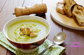 Crema di fave e pecorino con cavolo riccio e carota. Crema Di Fave Fresche Con Crostini Di Pane Al Farro L Angolo Delle Prelibatezze