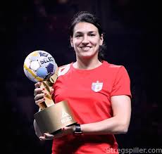 Learn about cristina neagu (handball player): Neagu Dominates On Old Stomping Ground Stregspiller