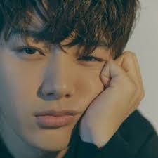 Isaac Hong's Instagram, Twitter & Facebook