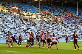 In 5 (83.33%) matches played at home was total goals (team and opponent. Vitesse Hoopt Op Publiek Scenario Uit De Kast Voor Bevolkte Tribunes Tegen Pec Zwolle Vitesse Gelderlander Nl