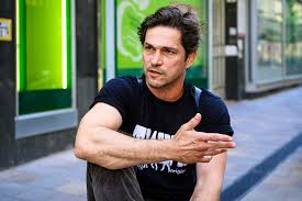 Iskolakerülők (1989) találkozás vénusszal (1991) kék duna keringő (1992) a nagy postarablás (1992) jó éjt, királyfi (1993) meddőhányó (1994) csajok (1995) érzékek iskolája (1995) sztracsatella (1995) a világ legkisebb alapítványa (1997) a miniszter félrelép (1997) a morel fiú (1999) nexxt (2000) magyar szépség (2002) premier (2005) kész cirkusz (2005) csao bambino. Nagy Zsolt Nem Fogok Orbanra Vagy Gyurcsanyra Szavazni Aprohirdetesek