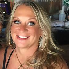 Looking for a ￼ dependable and professional pool cleaning company ?