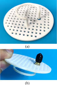 All‐dielectric circularly polarised loop antenna made of high‐permittivity  ceramic/water