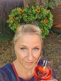 Barbara Bergan's Instagram, Twitter & Facebook