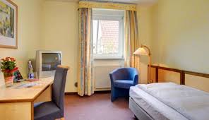 Image result for "Gelber Löwe" "heroldsberg"