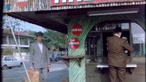 1982 yapımı, kemal sunal'ın başrolde oynadığı ve natuk baytan'ın yönettiği komedi filmi. Tokatci 1984289 Uludag Sozluk Galeri