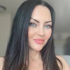 Hayley Paige's Instagram, Twitter & Facebook