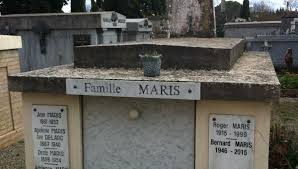 Bernard maris, assassiné le 7 janvier 2015 à paris lors de l'attentat contre le journal charlie hebdo, fut le conseiller scientifique de la mission du centenaire lors de sa création au. Charlie Hebdo Les Amis De Bernard Maris Inconsolables Dans Son Village De Montgiscard