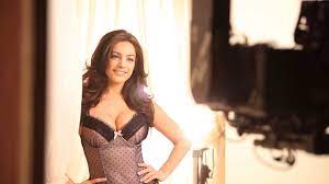 Kelly ann parsons (born 23 november 1979), known professionally as kelly brook, is an english model, actress, and media personality. Lynx Excite Fallen Angel Bts With Kelly Brook On Vimeo