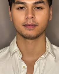 Kurt Kendrick's Instagram, Twitter & Facebook