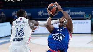 Bu sonuçla anadolu efes turnuvadaki 3'üncü karşılaşmanın en skorer ismi attığı 20 sayıyla real madrid'den ayon oldu. Euroleague Playoffs Anadolu Efes Real Madrid Schedule Channel And Where To Watch The Euroleague Basketball On Tv Today Archysport