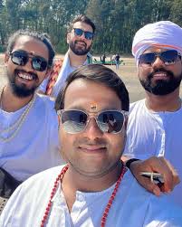 PASAYDAN…..one of the most amazing track with my band @abhanga_repost  releases today..!!! Was so much fun to shoot with an amazing team of  @snplofficial_ special thanks to @adinathkothare for bringing this to