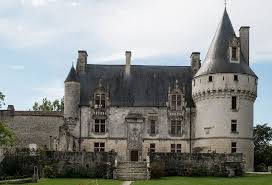 Chateau Xve Xvie S De Crazannes A Port D Envaux Charente Maritime France French Castles Castle French Chateau