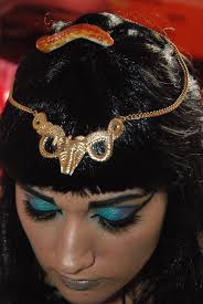 Complétez par les verbes «prendre », « faire » ou « aller » au présent. Cleopatre Maquillage Mes Astuces Pour Ressembler A Cette Reine D Egypte