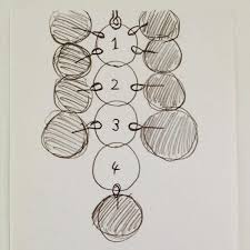 イヤーフックの専用金具は使わず 太い９ピンを耳の形に曲げて作っています イヤーフック ビーズ イヤーカフ 作り方