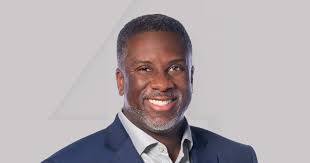 Kevin Holmes's Instagram, Twitter & Facebook