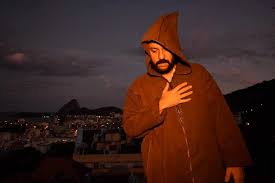Com Mensagem De Uniao Gabriel O Pensador Lanca A Cura Ta No Coracao Glam Magazine