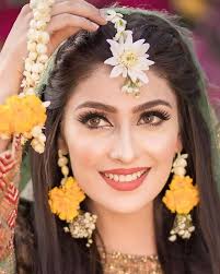 Pin By Jeemnoon Pk On Pakistani Wedding Dresses In 2020 Pakistani Bridal Makeup Pakistani Bridal Hairstyles Pakistani Bridal