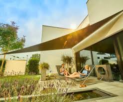 Sailskin Individuelle Sonnensegel Mit Komfort Und Qualitat Terrassenuberdachung Uberdachung Terrasse Outdoor Dekorationen