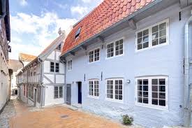 Browse the list of upcoming concerts, and if you can't find your favourite artist, track them and let songkick tell you when they are next in your area. Grosse 73 Flensburg Wohnung Flensburg