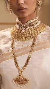 Modern Gold Jewellery In Contemporary Bridal Style Goldjewellery Luxury Style Modern Gold Jewelry Gold Jewelry Necklace Real Gold Jewelry