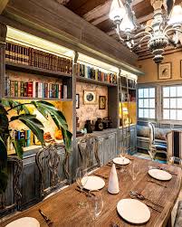 Take a step back in time & dine in our charming library. Surrounded by  classic books & vintage decor, you'll feel like you're in a cozy little  hideaway. 📚✨ And the food?