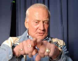 UPDATE WITH SLIDESHOW: Buzz Aldrin, other astronauts & cosmonauts spoke at  Museum of Flight