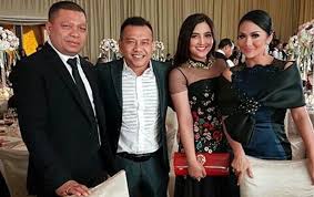 Apakah anda lihat sekarang atas 10 lagu terpopuler anang dan krisdayanti mp3 duration 44:00 size 100.71 mb / dira channel 3. Ciee Anang Dan Krisdayanti Kompak Lagi