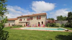 Pour Reunir 15 Personnes Gite Les Dames A Saint Leonard De Noblat En Haute Vienne Limousin Gites De France Haute Vien Gite De France Gite Esprit Maison