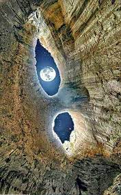 Tanrinin Gozleri Magarasi God S Eyes Gercek Ismiyle Prohodna Magarasi Uzerindeki Delikler Sayesinde Dogal Olarak Isiklan Galaxy Wallpaper Night Skies Sky