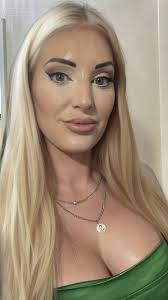 Alexandra Swan (@swannybabay)