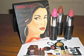 Allyson Becker's Instagram, Twitter & Facebook