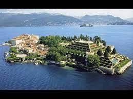 Raggiungere l'isola bella del lago maggiore non è difficile, bisogna però sapere che può essere fatto solo in un certo periodo dell'anno ed è necessaria la prenotazione per la visita guidata. Lago Maggiore Isola Bella Youtube
