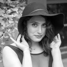 Lindsay Wolff's Instagram, Twitter & Facebook