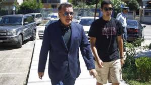 Η μάιρα, η κόρη της εύης βατίδου και του αλέξη κούγια μεγάλωσε και είναι μία κούκλα. Idios O Pateras Toy O Gios Toy Ale3h Koygia Deite Fwto Europost Gr