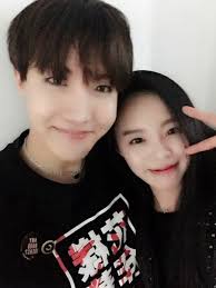 This is her and don't they look alike? Bts S J Hope S Older Sister Is Drop Dead Gorgeous Bias Wrecker Kpop News
