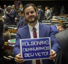 Por caique santos / 28 de janeiro de 2020 às 09:27. Foto Fora De Contexto E Usada Para Envolver Deputado Do Pdt Em Votacao Sobre Fundo Eleitoral