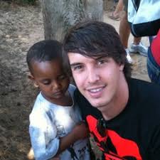 Listen to Vueltas by KikePavon in KIKE PAVON playlist online for free