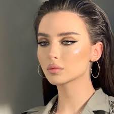 Girls give their boyfriends the energy they deserve. Hope this helps 🤣