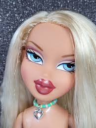 Bratz Doll Sun Kissed Summer Cloe (READ)