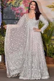 Aishwarya Rai Bachchan In A Manish Malhotra Anarkali For Sonam Kapoor S Wedding Reception In Mumbai Ai Anarkali Dress Indian Dresses Manish Malhotra Anarkali