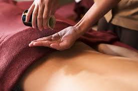 Massage, nuru, nuru massage mom. Nuru Massage So Geht Die Erotische Ganzkorpermassage Amorelie Magazin