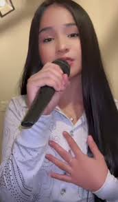 Sin palabras una hermosa paraguaya interpretado una dulce canción  folclórica del Paraguay