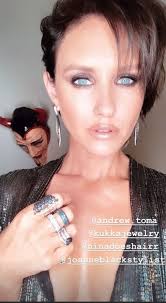 Самые новые твиты от nicky whelan (@nickywhelan): Nicky Whelan Is Now A Brunette Bombshell For A New Film 9style